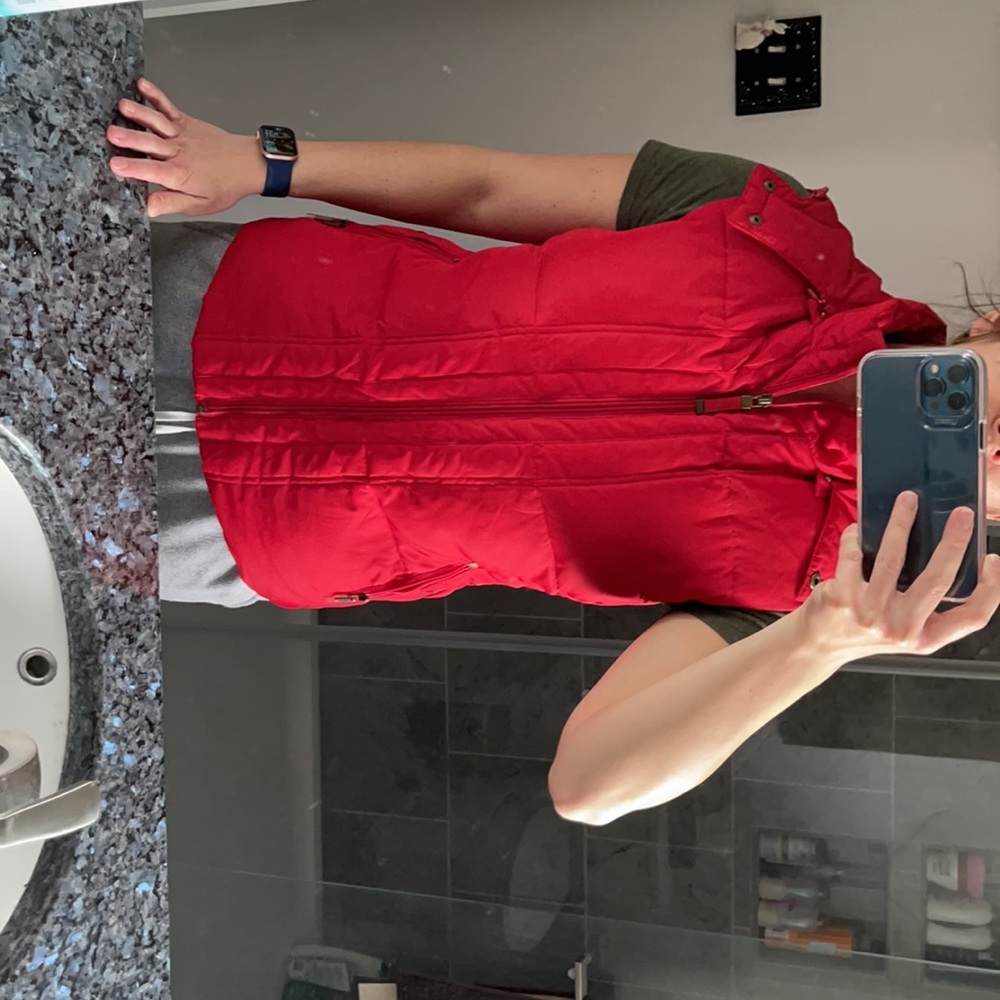 Red Vest - Picture 5 of 5